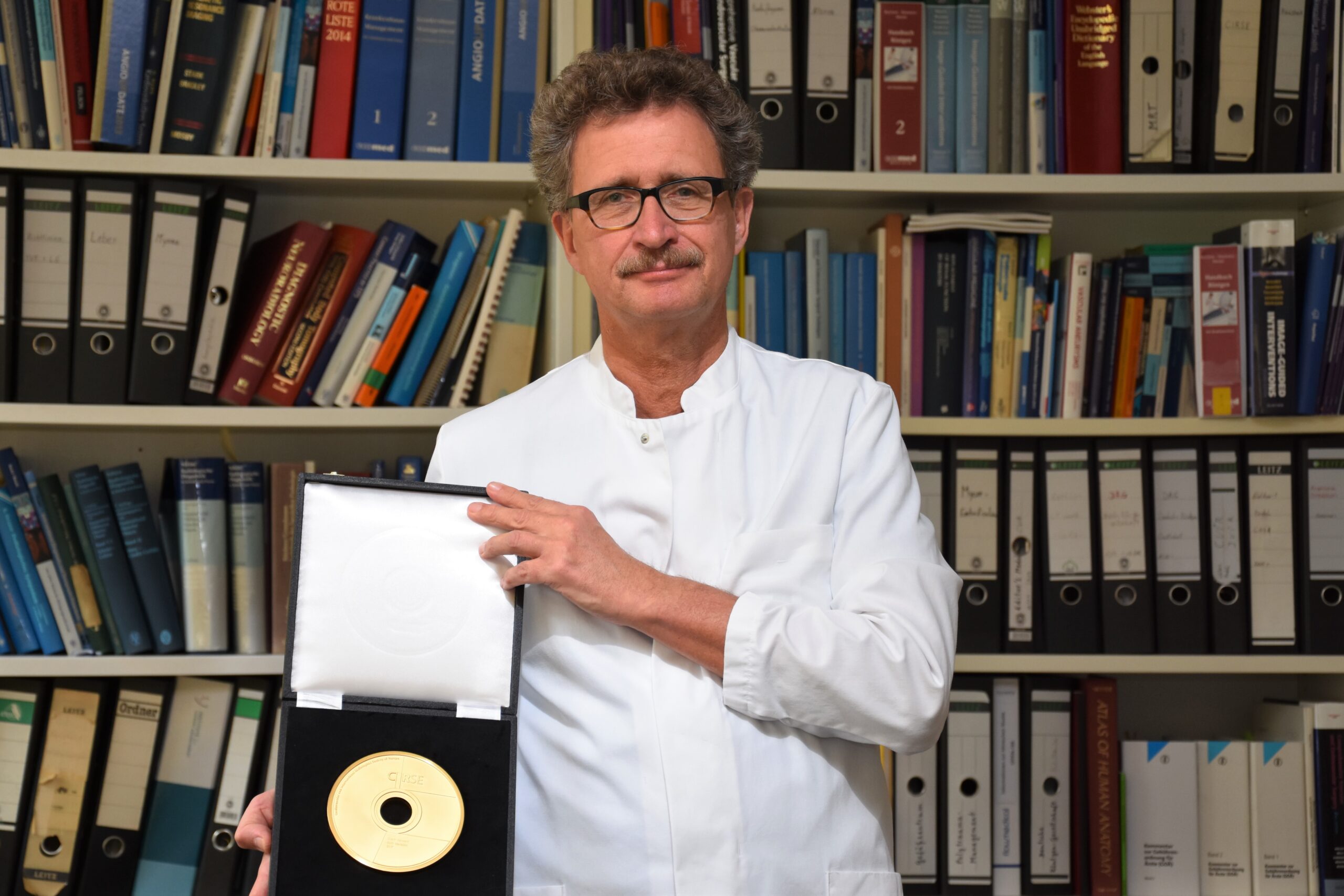Prof. Vorwerk mit Goldmedaille
