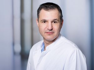Vasileios Kolettas, Oberarzt in der Medizinischen Klinik I im Klinikum Ingolstadt