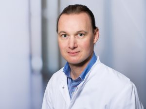 Dr. Götz Schäfer, Oberarzt der Sektion Konservative und Operative Wirbelsäulentherapie im Klinikum Ingolstadt