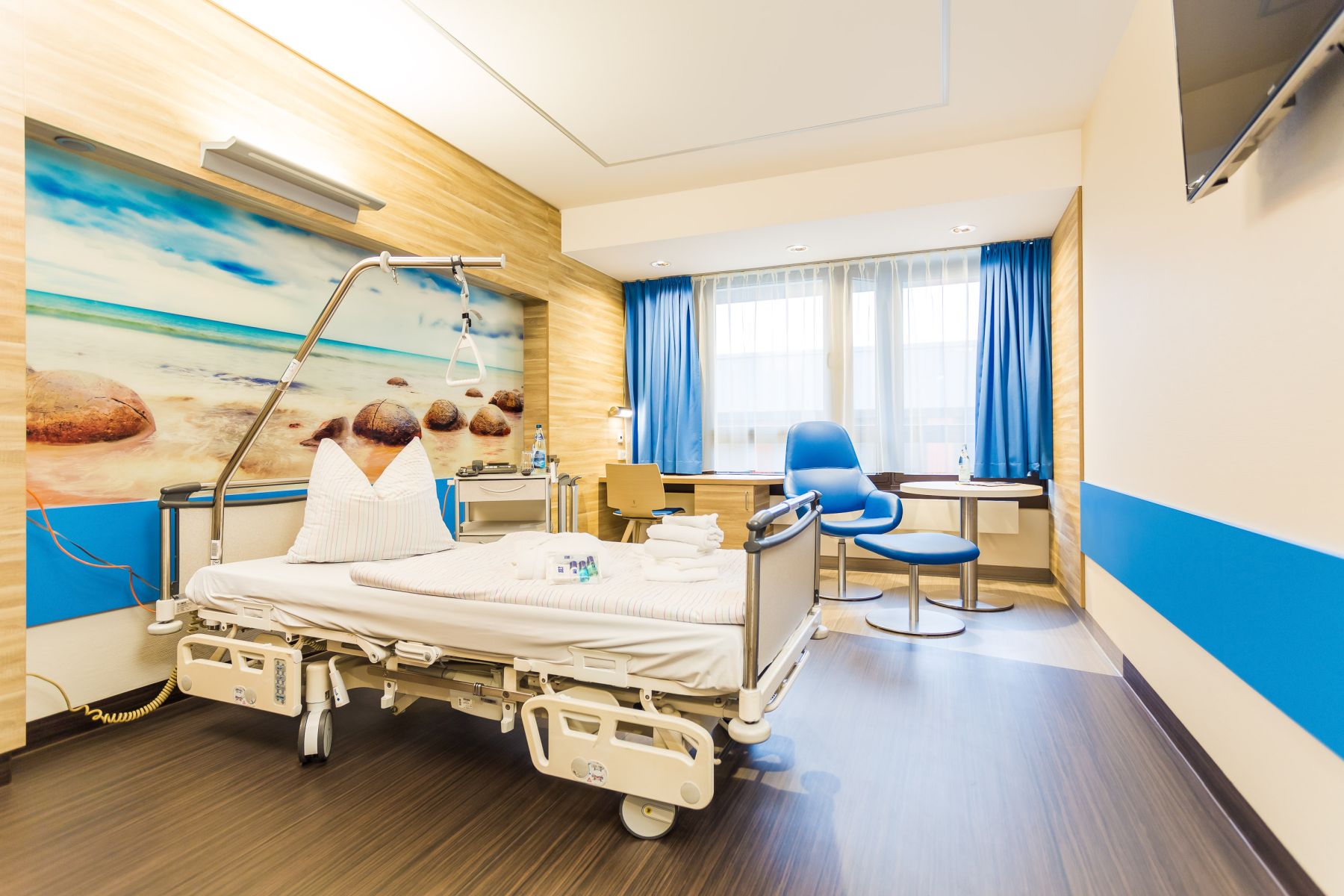 Die Patientenzimmer auf der Komfortstation des Klinikums Ingolstadt sind hell und freundlich.