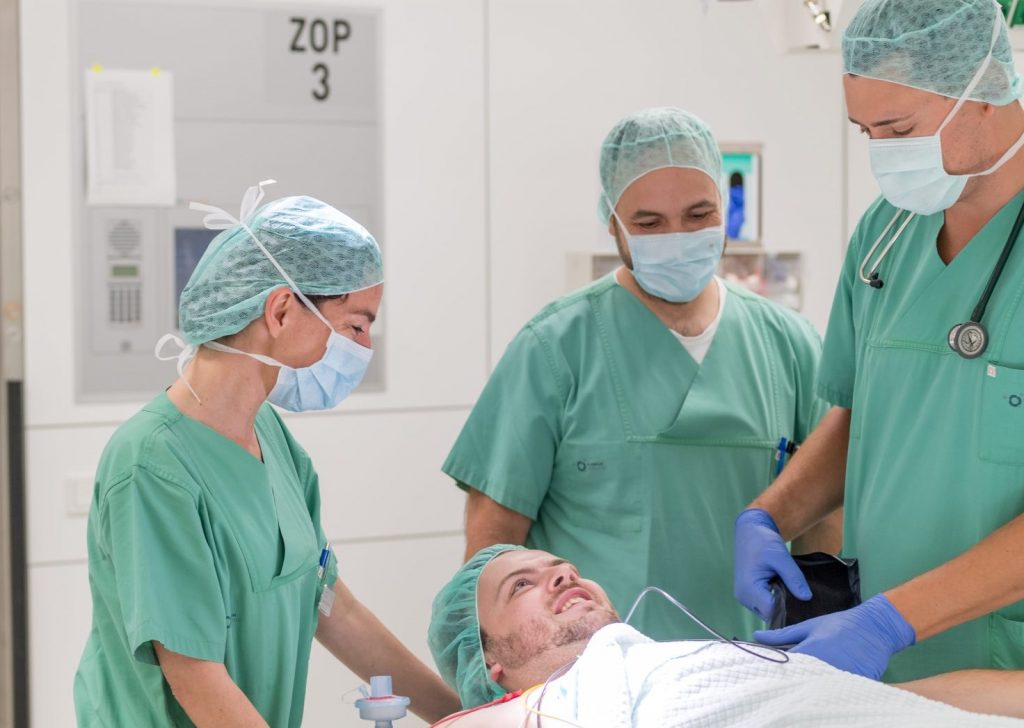 OP-Team der Anästhesie im Klinikum Ingolstadt kümmert sich um seinen Patienten